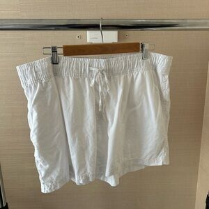 White Gap linen shorts size xxl